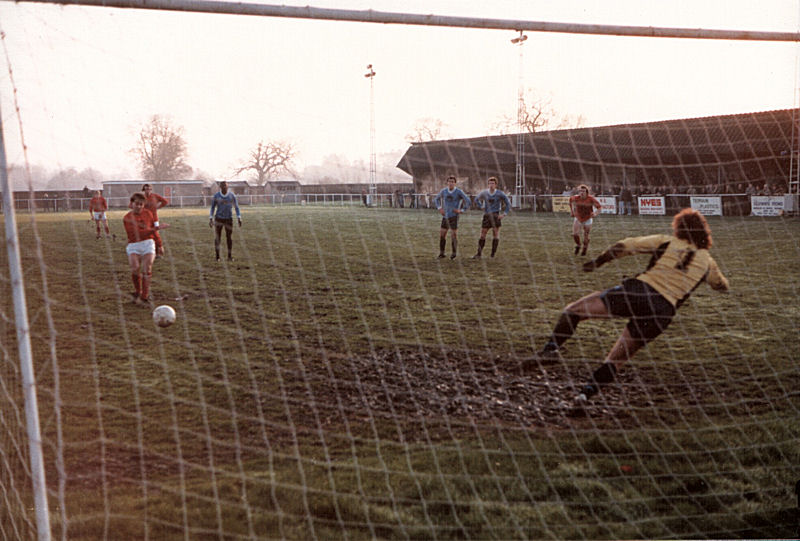 Ian Christie sends the Tonbridge keeper the wrong way from the penalty spot. Vic Medus is behind him whilst Gary Pugh is the Thanet player on the right.