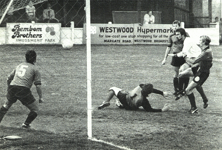 Lennie Lee shoots wide.